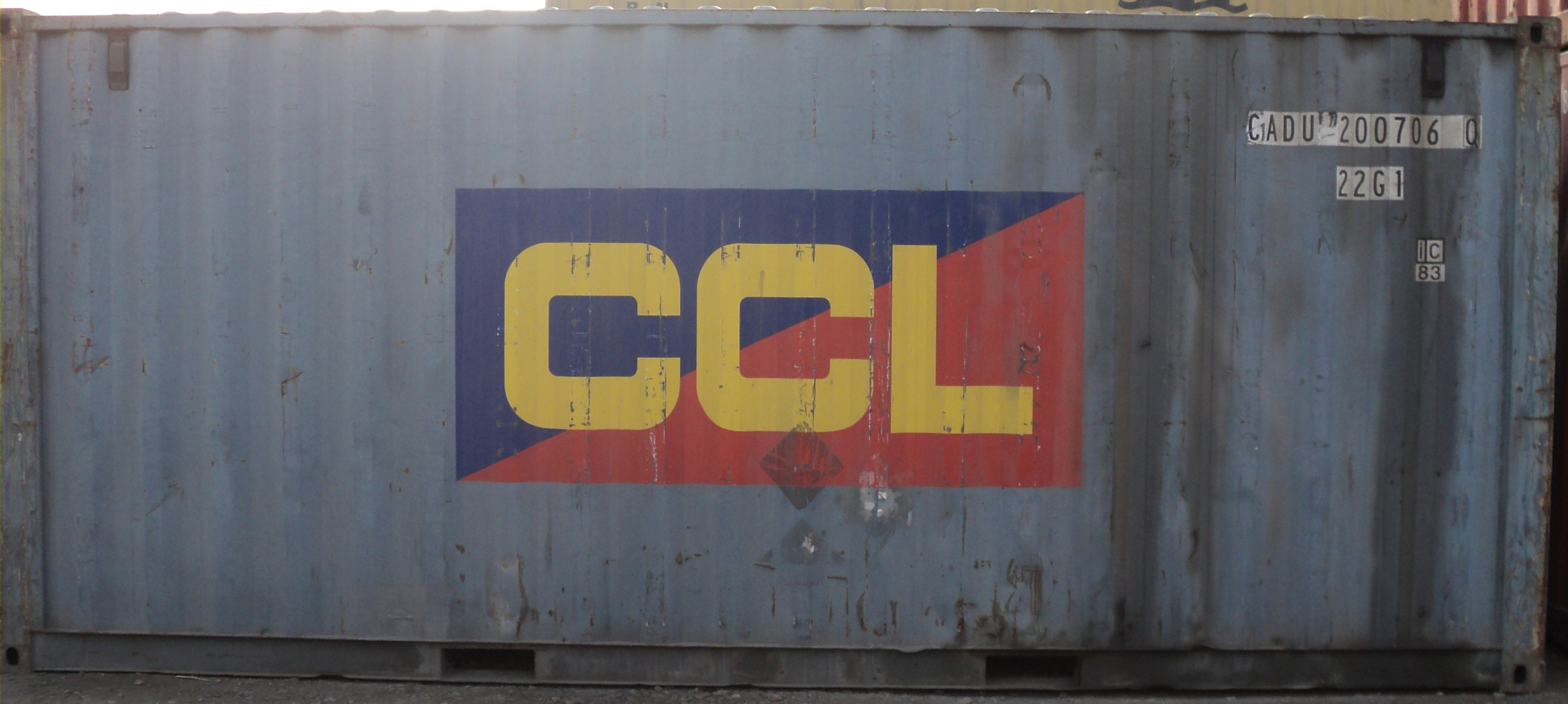 20DC container with prefix CADU